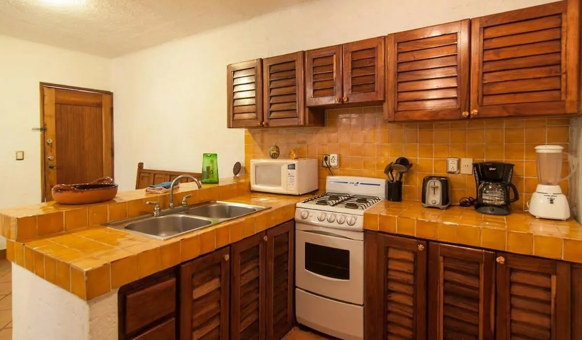 Charming, Gated With Pool, Fast Wifi And Silent Apartment Playa del Carmen