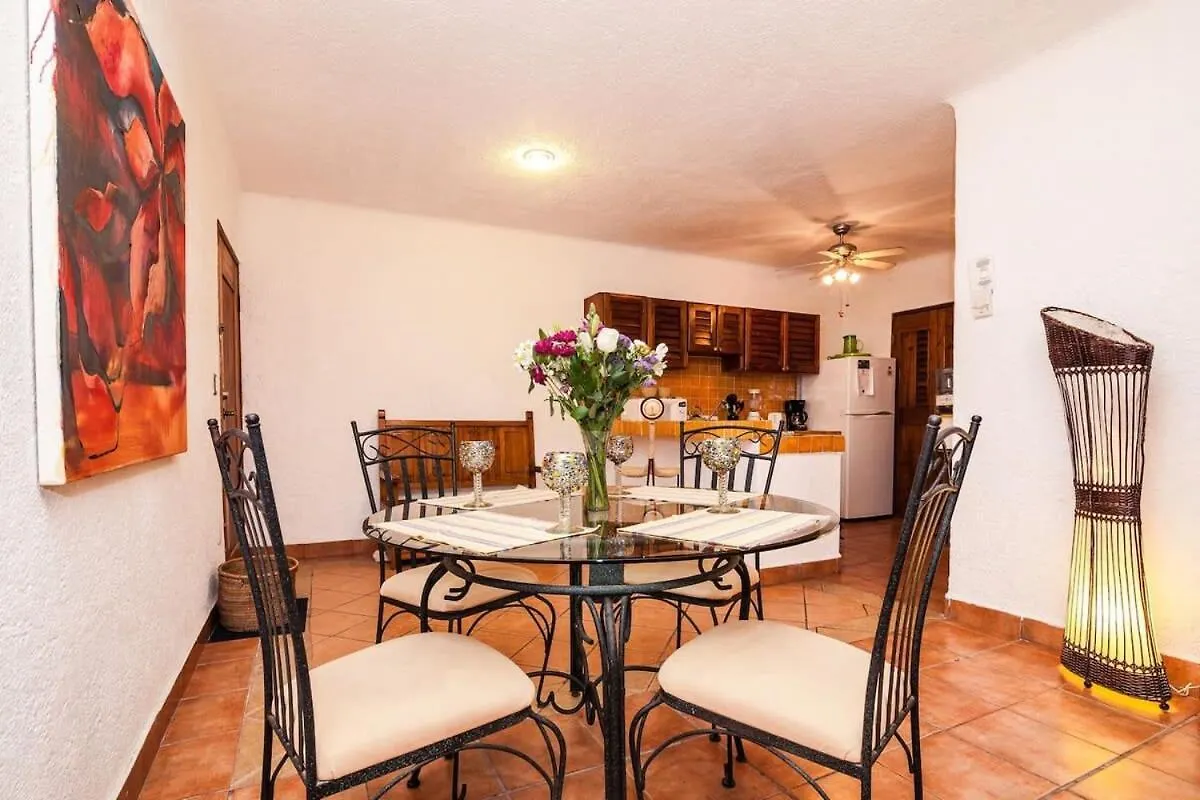 Charming, Gated With Pool, Fast Wifi And Silent Apartment Playa del Carmen Mexico