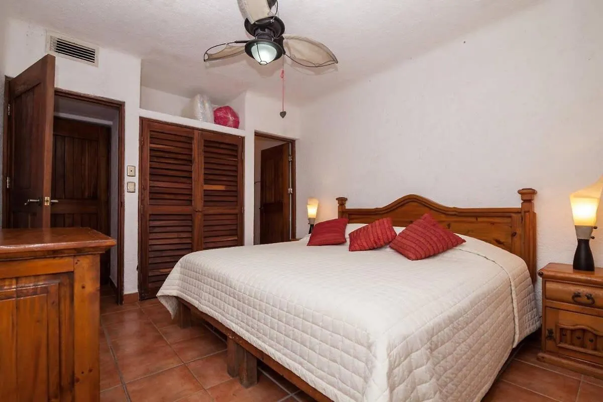 Charming, Gated With Pool, Fast Wifi And Silent Apartment Playa del Carmen